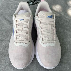 NWT Avia Women’s Comfort 2 Athletic Shoes with Memory Foam Insole